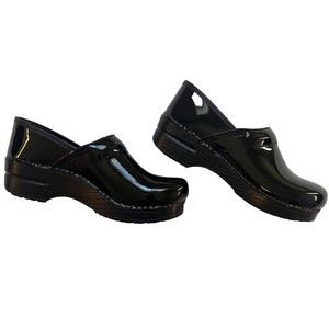 Dansko Womens Black Patent Leather Professional Clogs Size 38EU, 7.5US